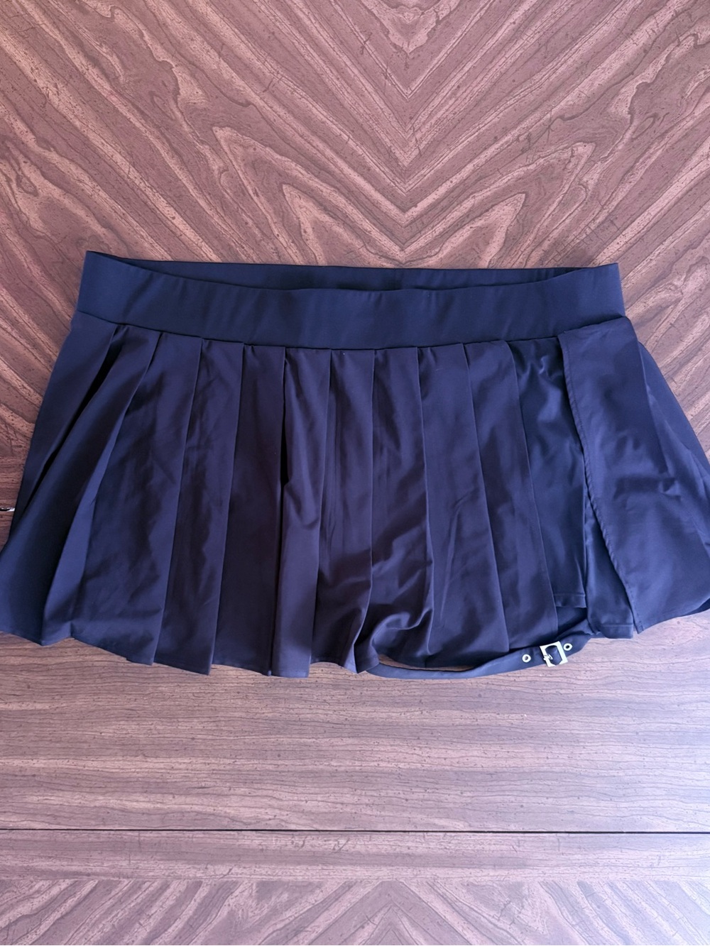 HALARA Breezeful High Waisted Pleated Pocket Mini Skirt Skort with Thigh Strap